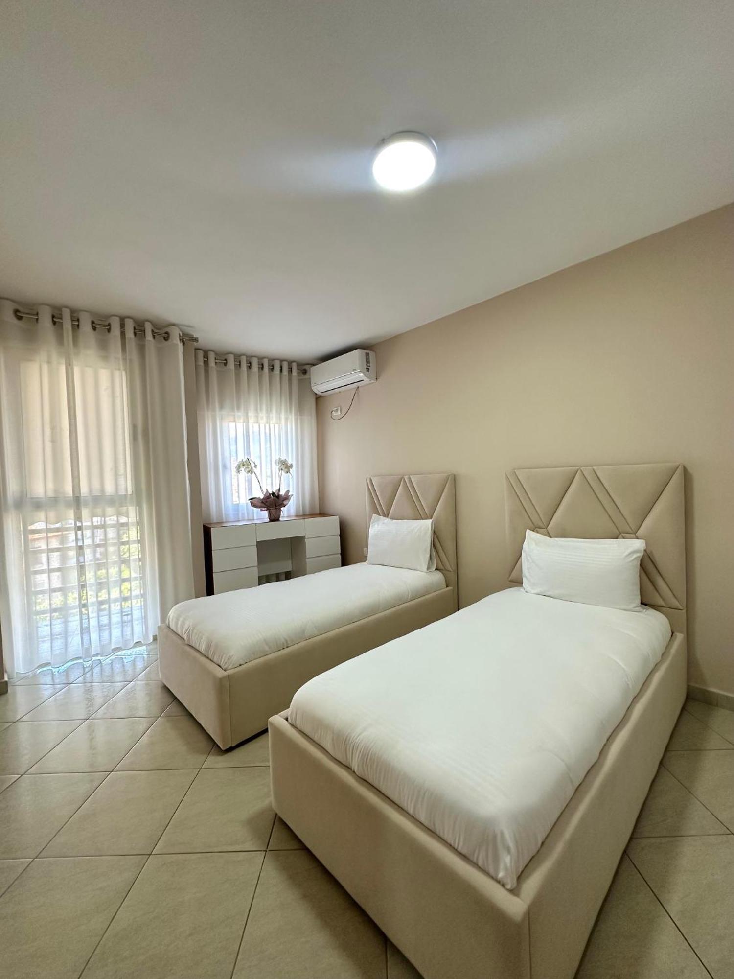 Olis Place Тирана Экстерьер фото